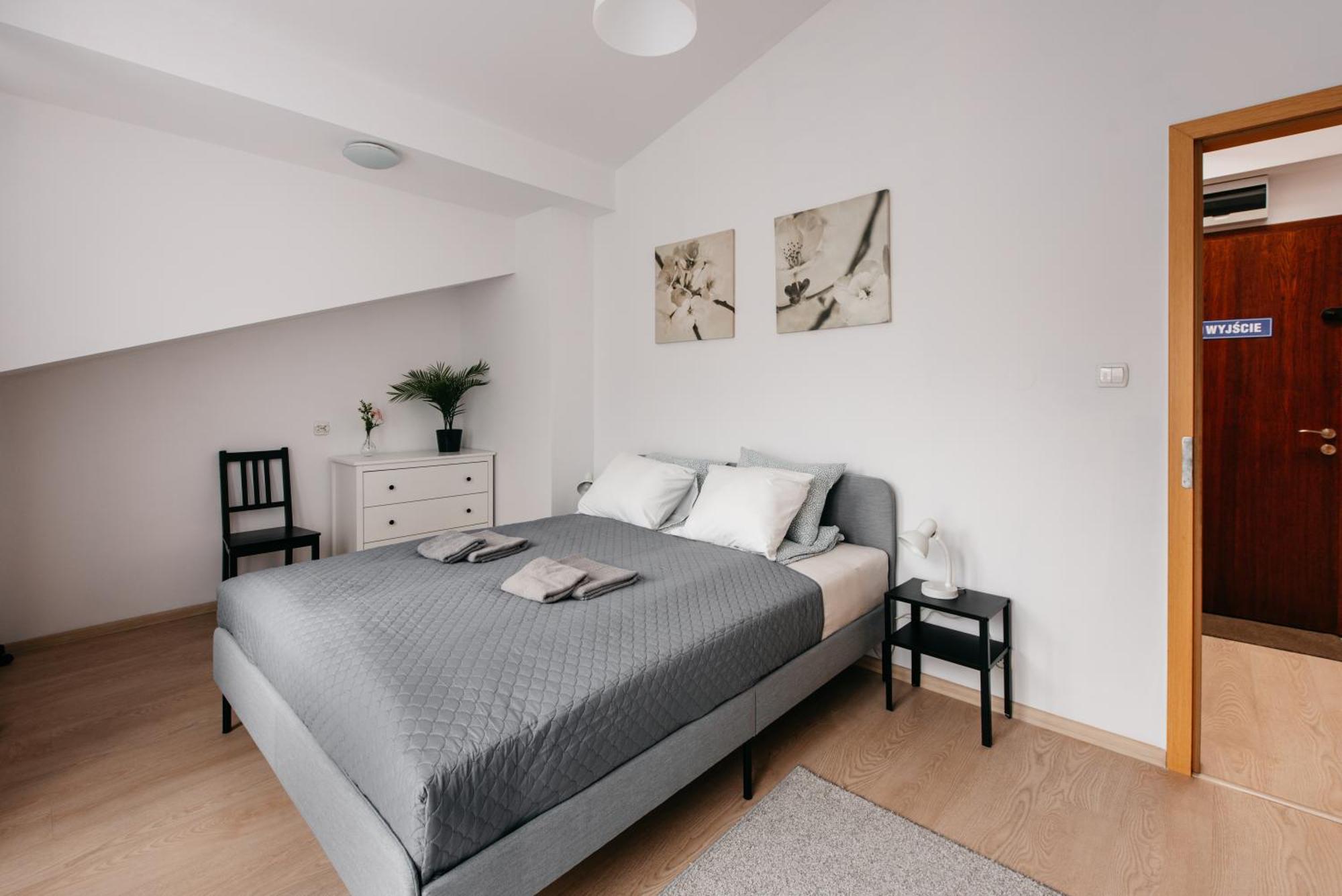 Fully-Furnished Apartment With Air Conditioning For Families, Cracow Old Town Krakow Exterior photo