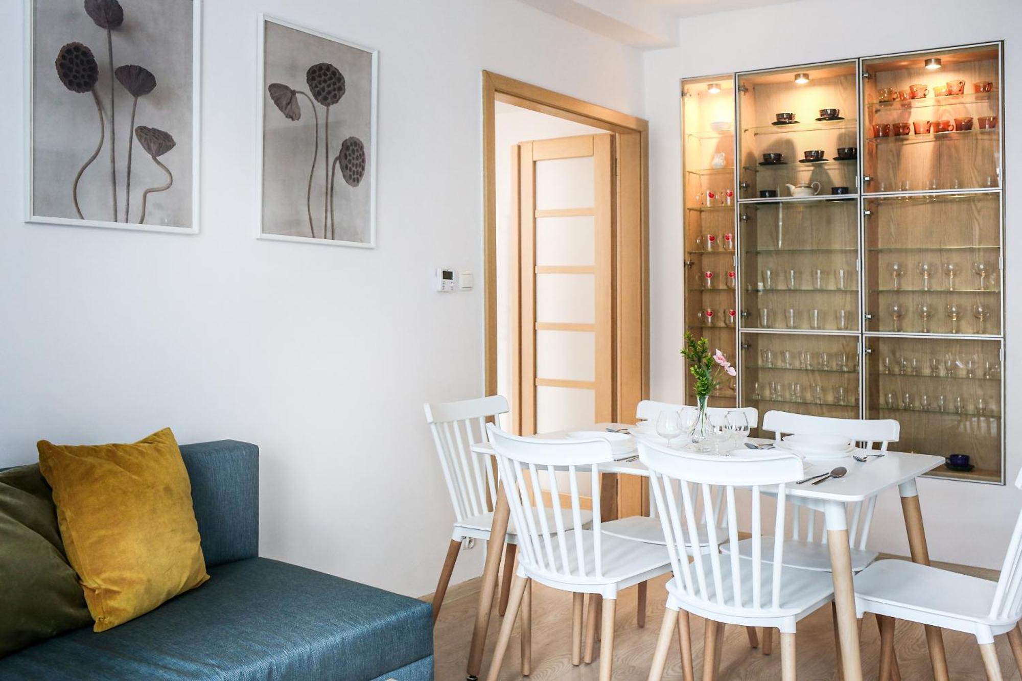 Fully-Furnished Apartment With Air Conditioning For Families, Cracow Old Town Krakow Exterior photo