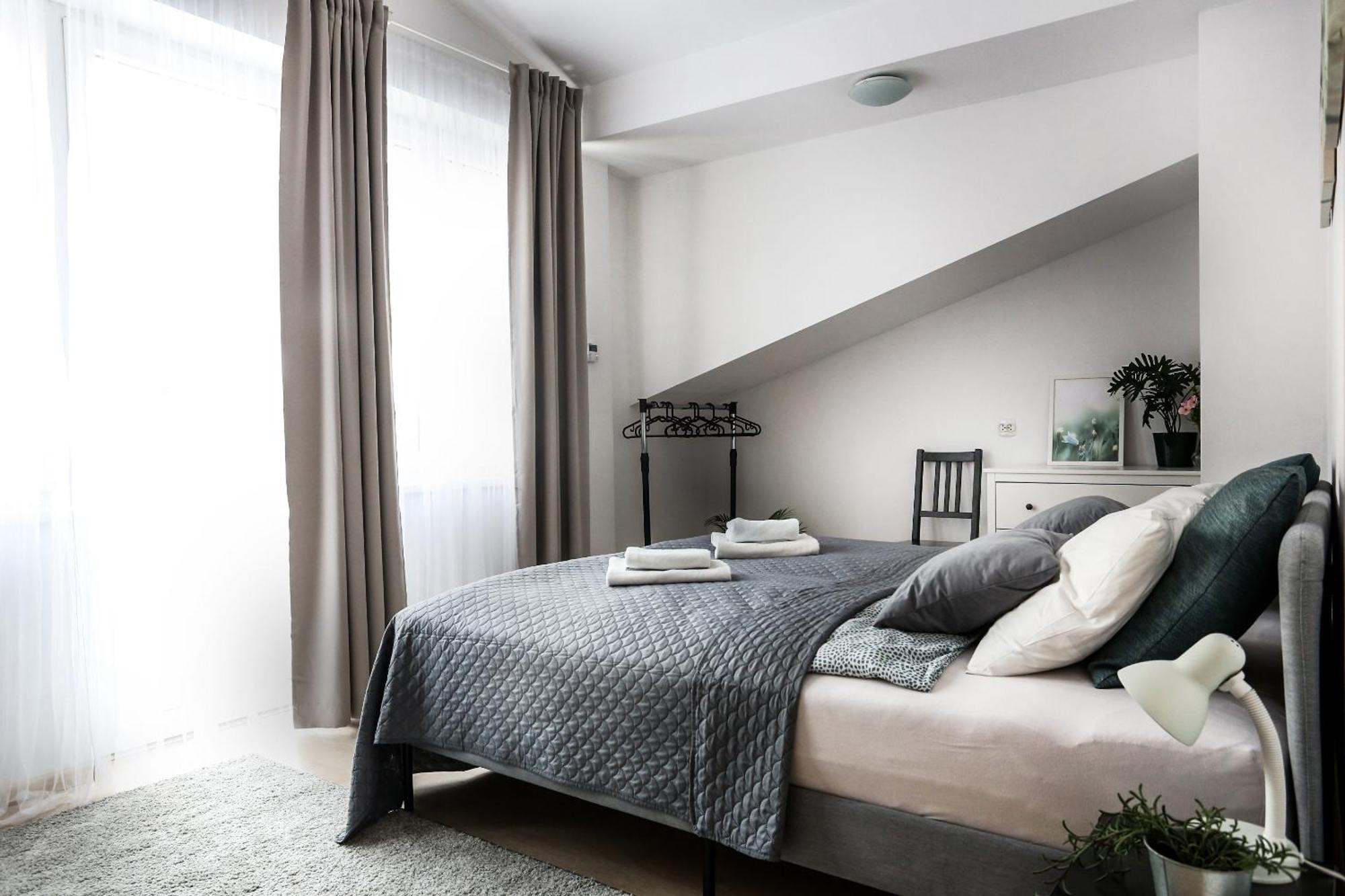 Fully-Furnished Apartment With Air Conditioning For Families, Cracow Old Town Krakow Exterior photo